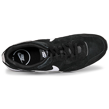 Nike VENTURE RUNNER SUEDE Czarny / Biały