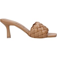 Buty Damskie Klapki Grace Shoes 395R015 Brązowy