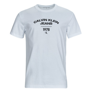 tekstylia Męskie T-shirty z krótkim rękawem Calvin Klein Jeans VARSITY CURVE LOGO T-SHIRT Biały