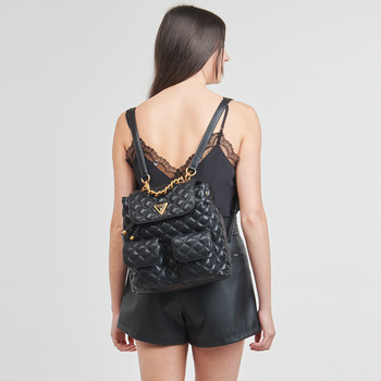 Guess GIULLY FLAP BACKPACK Czarny